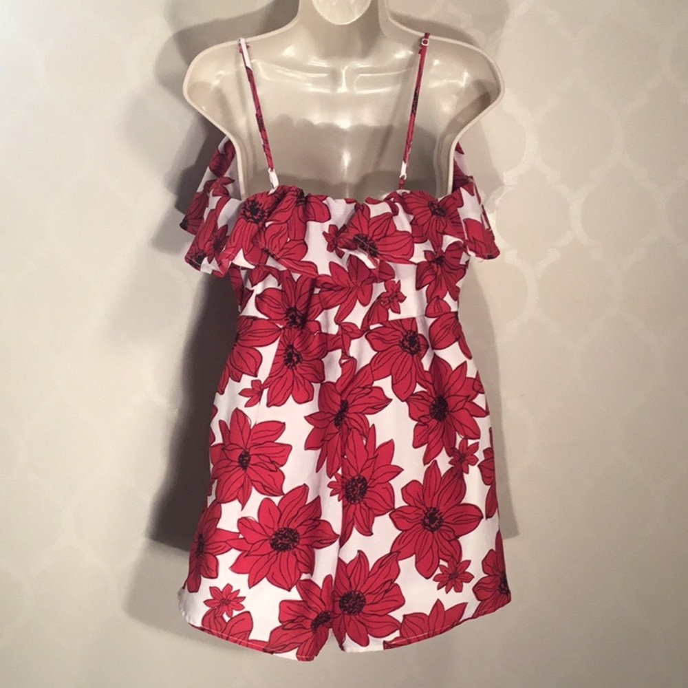 FRANCESCA’S RED CALIA FLORAL RUFFLE ROMPER - Picture 4 of 8